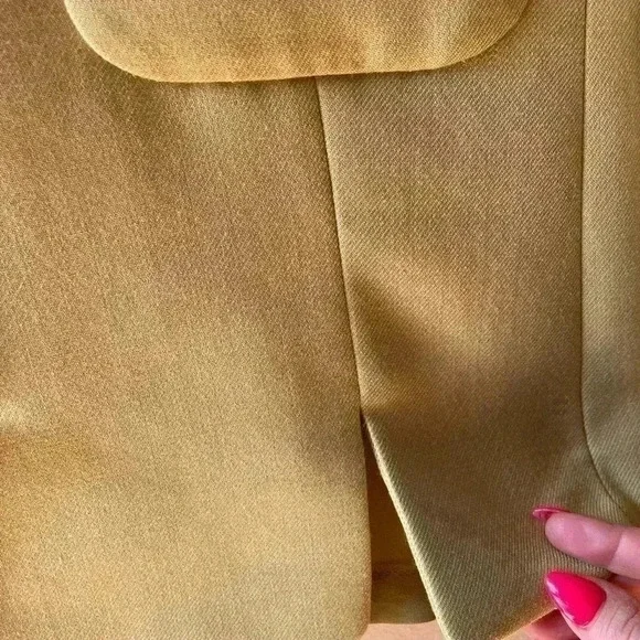 Vintage Chartreuse Valentino Blazer and Tank Shell Size 46/12 - Picture 9 of 11